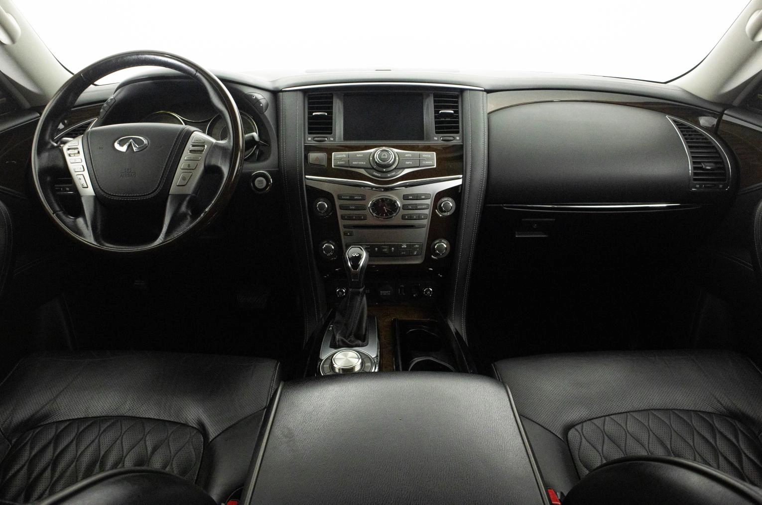 Infiniti QX80 13 из 22