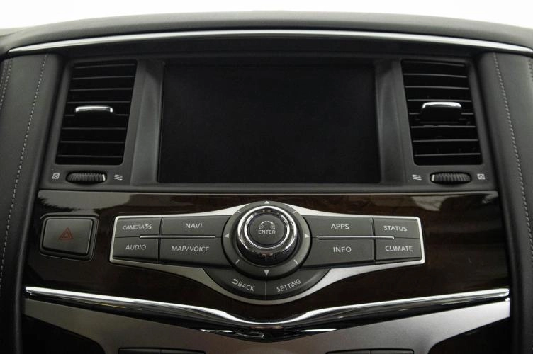 Infiniti QX80 18 из 22