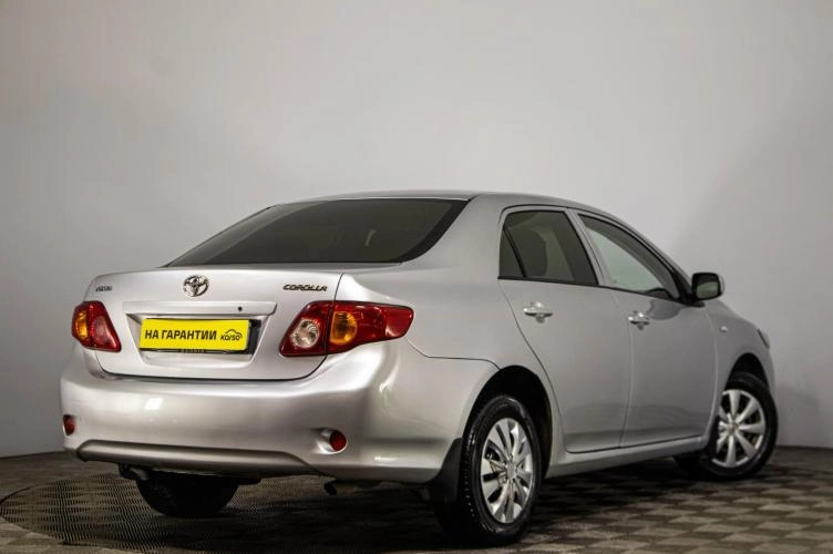 Toyota Corolla 4 из 5