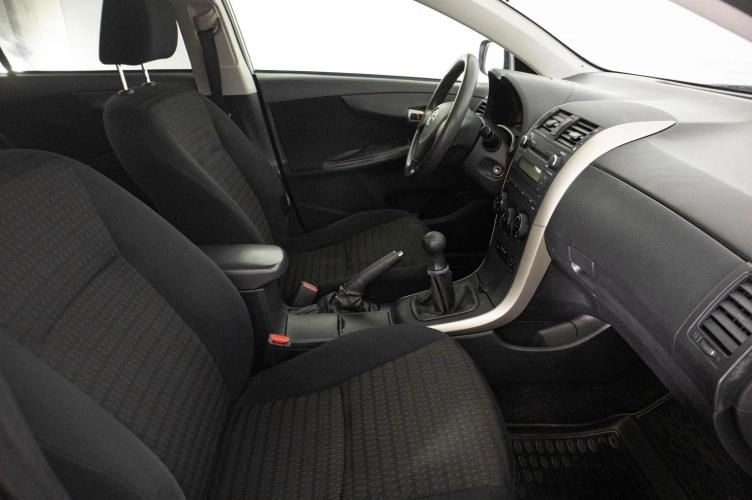 Toyota Corolla 11 из 20