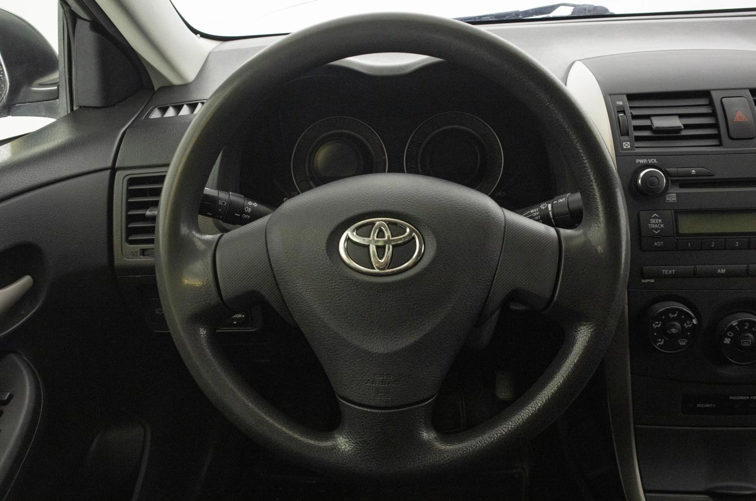 Toyota Corolla 15 из 20