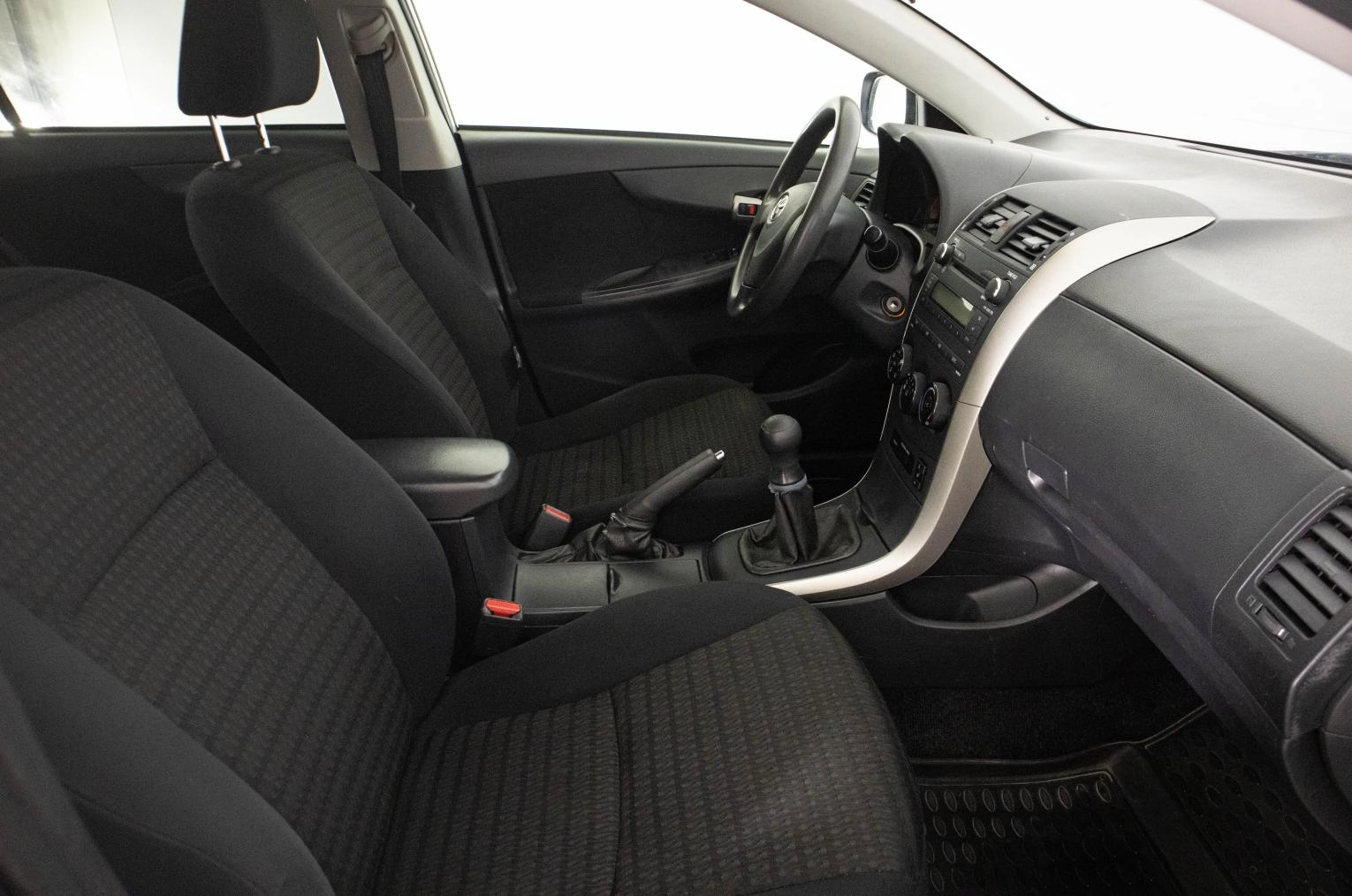 Toyota Corolla 11 из 20