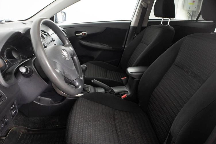 Toyota Corolla 8 из 20