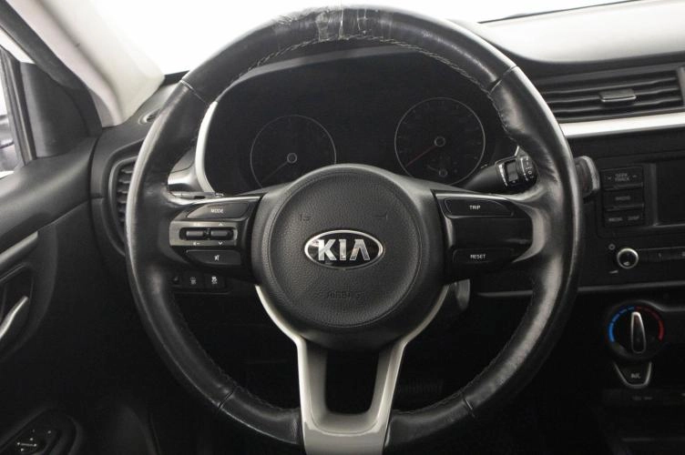 KIA Rio 15 из 23