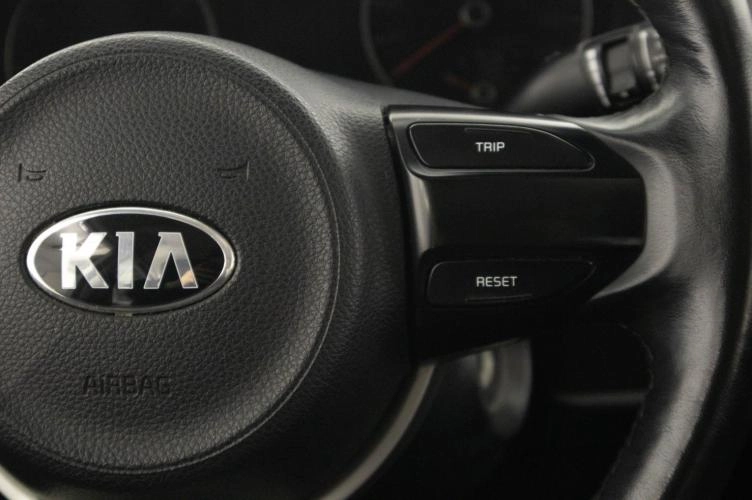 KIA Rio 17 из 23