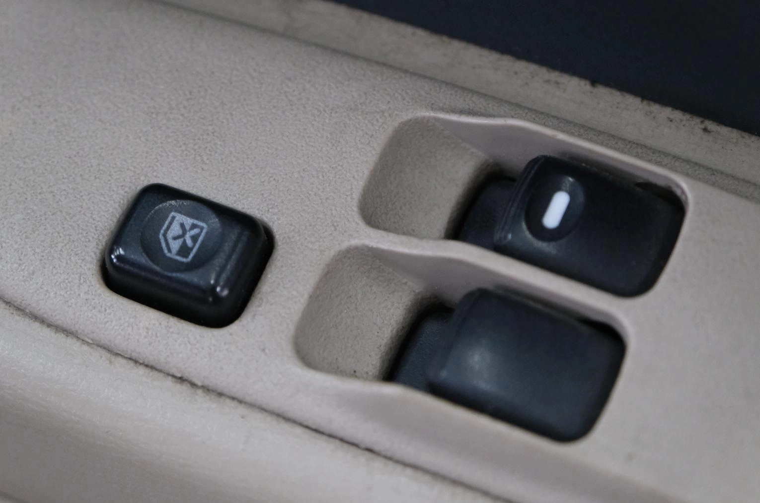 Mitsubishi Dingo 8 из 19