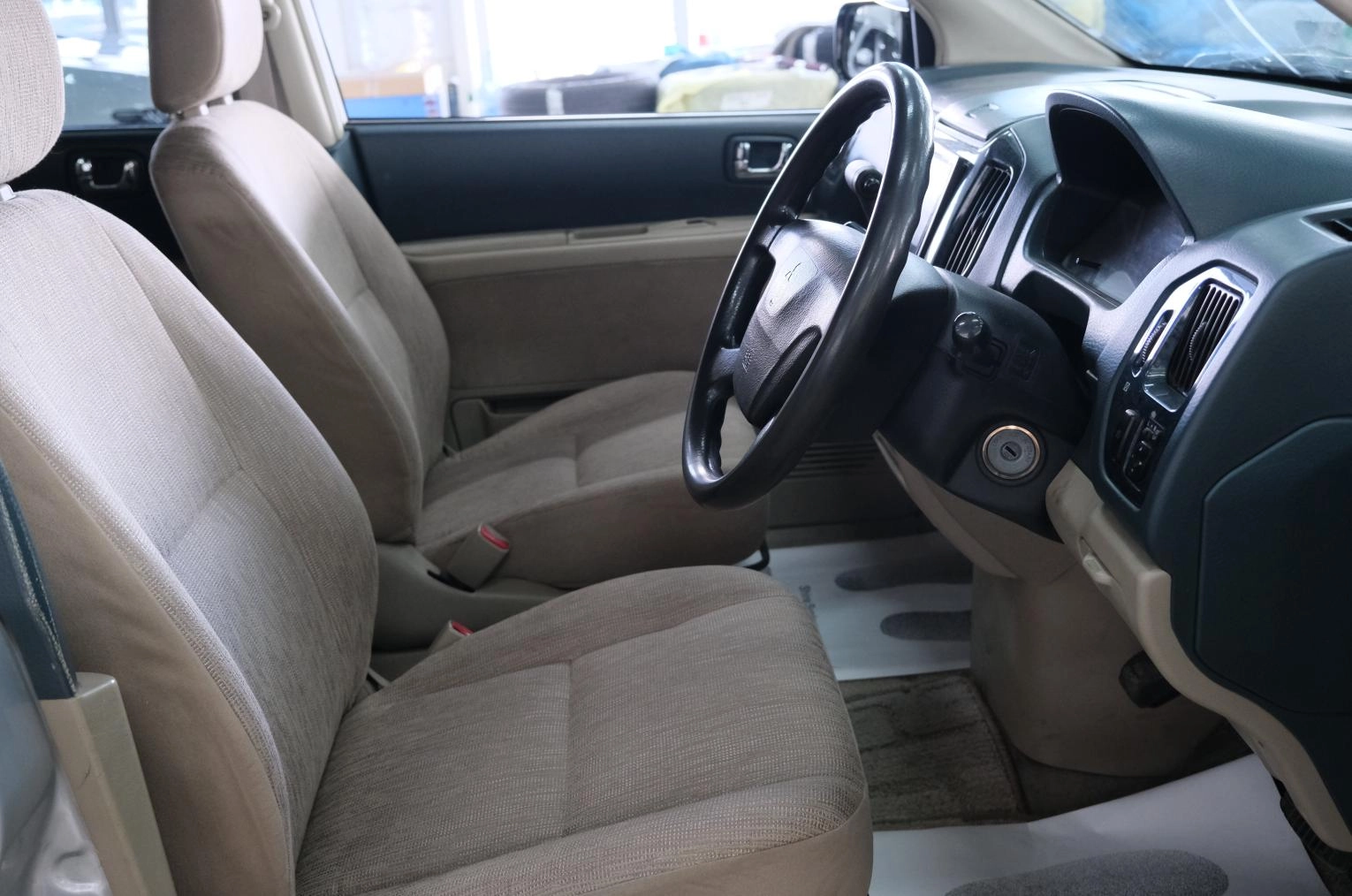 Mitsubishi Dingo 7 из 19