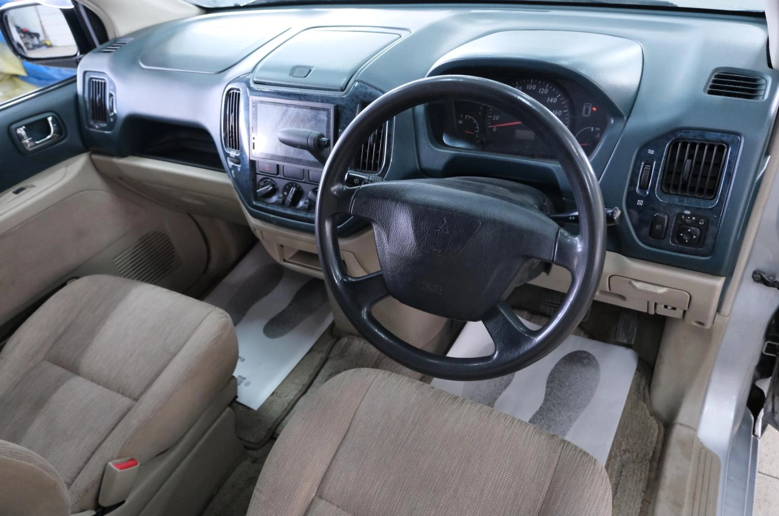 Mitsubishi Dingo 9 из 19