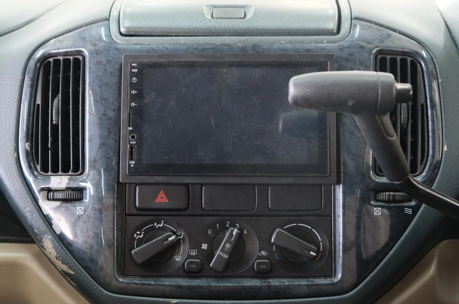 Mitsubishi Dingo 13 из 19