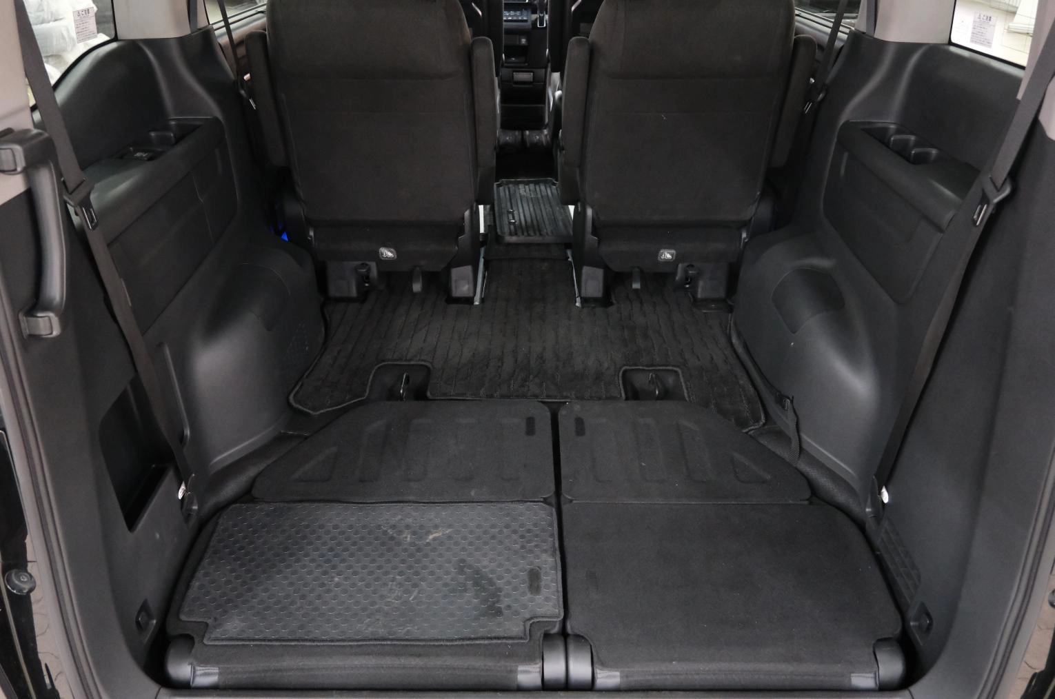 Honda Stepwgn Spada 23 из 23