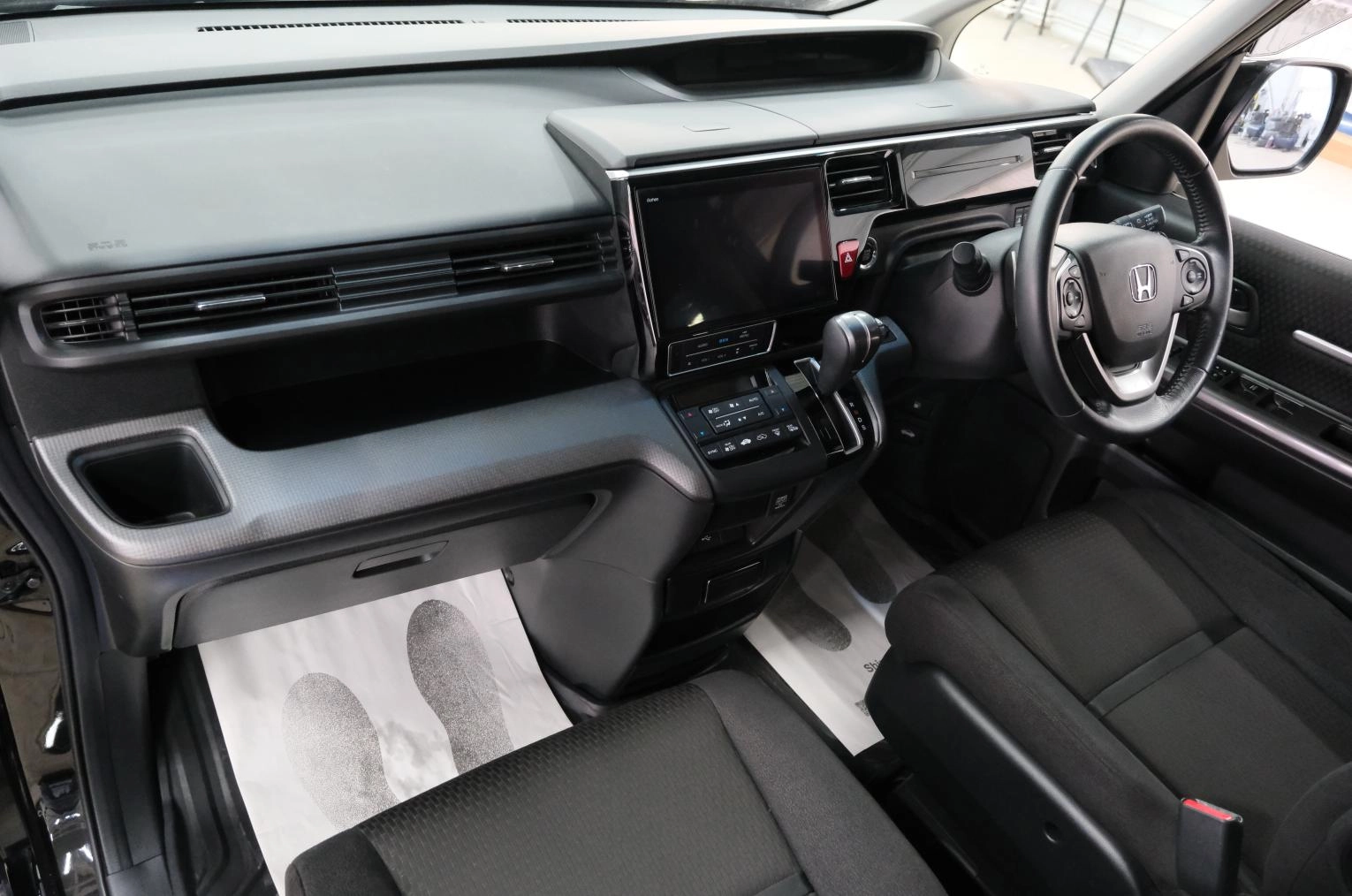 Honda Stepwgn Spada 19 из 23