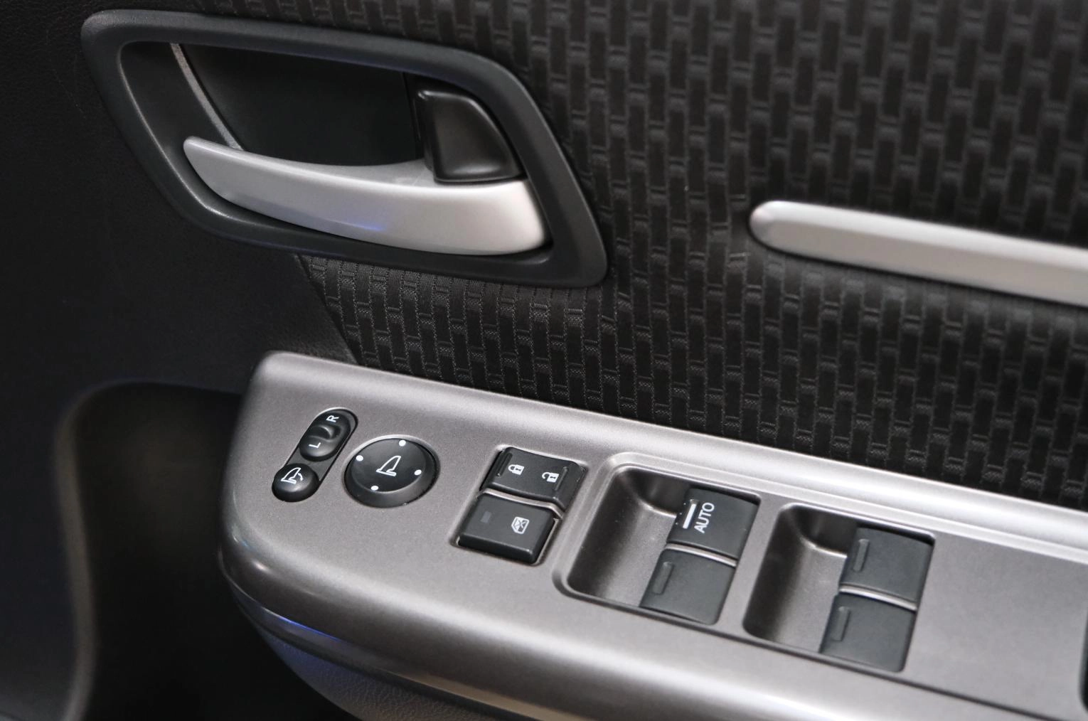 Honda Stepwgn Spada 8 из 23