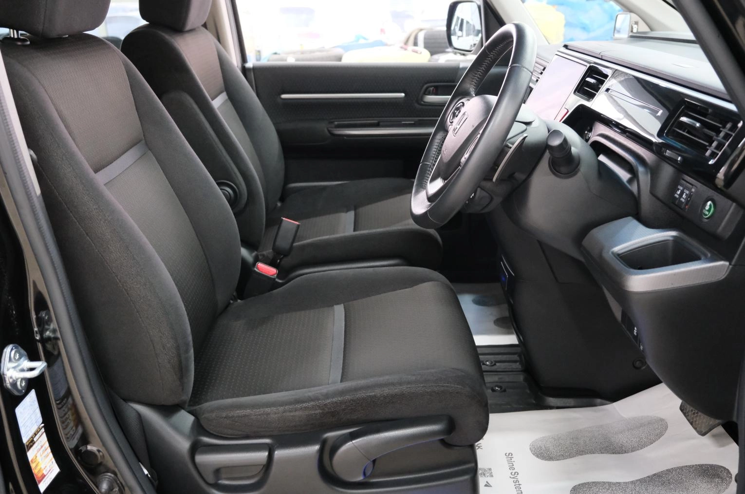 Honda Stepwgn Spada 7 из 23