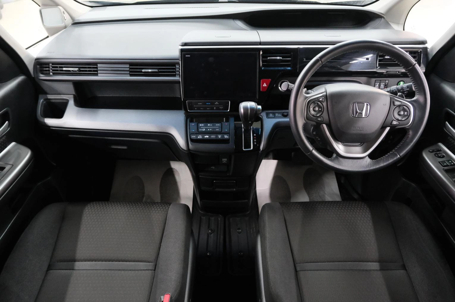 Honda Stepwgn Spada 15 из 23