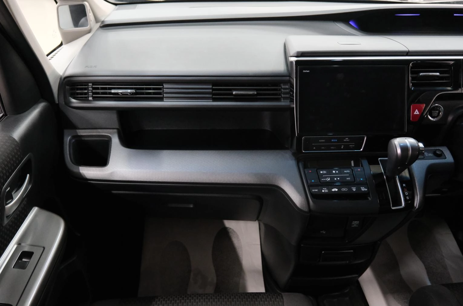 Honda Stepwgn Spada 18 из 23