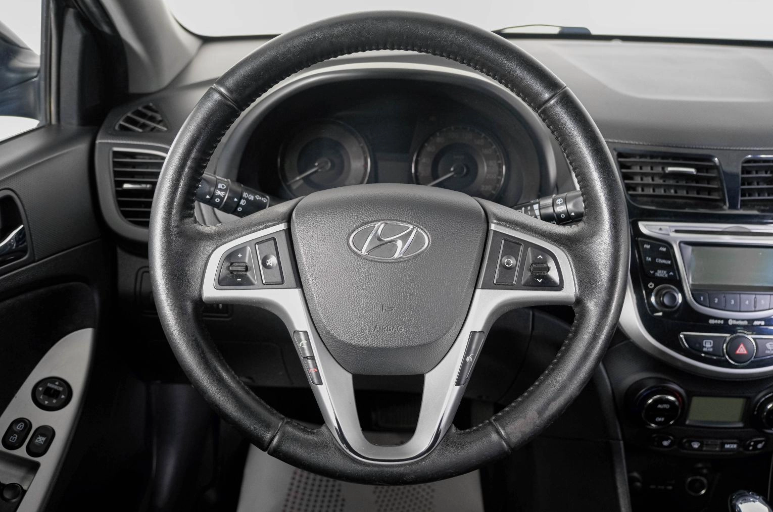 Hyundai Solaris 15 из 22