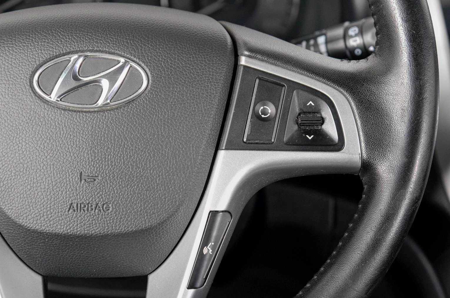 Hyundai Solaris 17 из 22