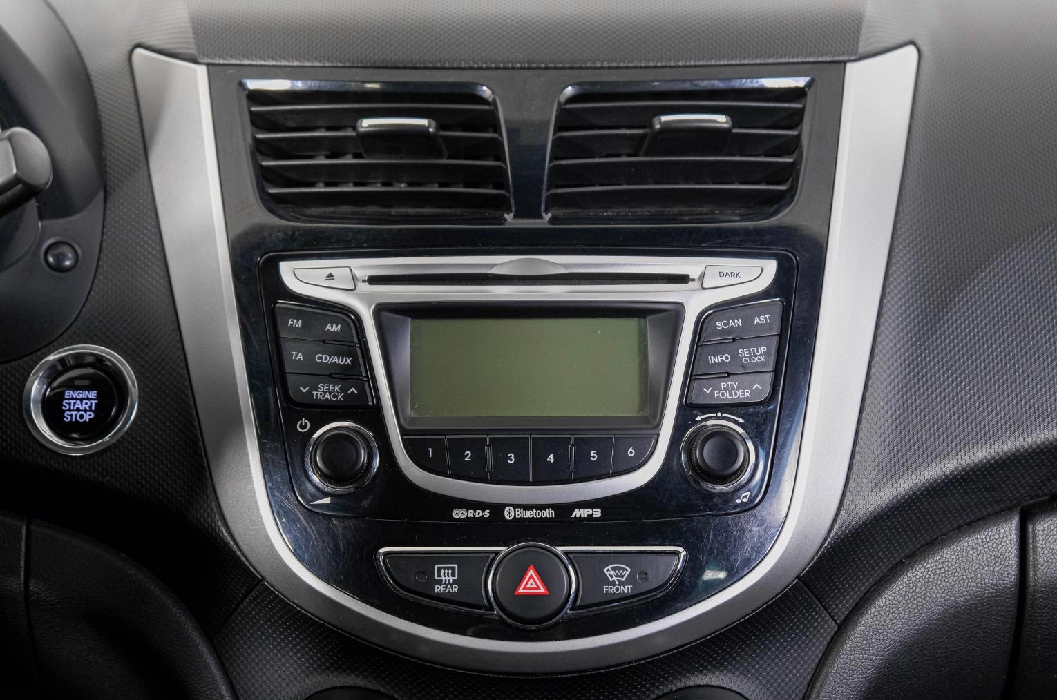 Hyundai Solaris 18 из 22