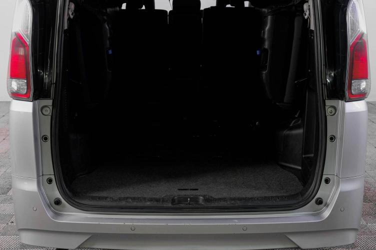 Nissan Serena 7 из 23