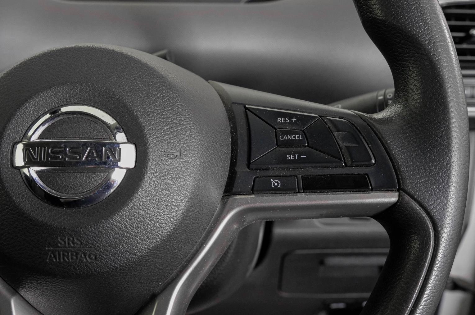 Nissan Serena 18 из 23