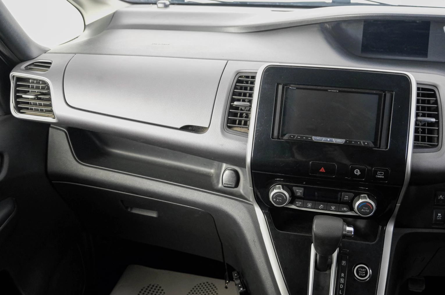 Nissan Serena 13 из 23