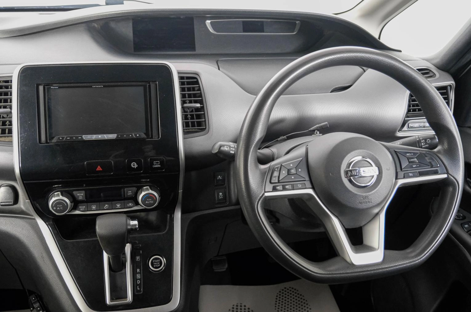 Nissan Serena 15 из 23