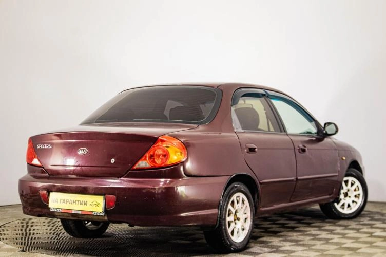 KIA Spectra 4 из 6