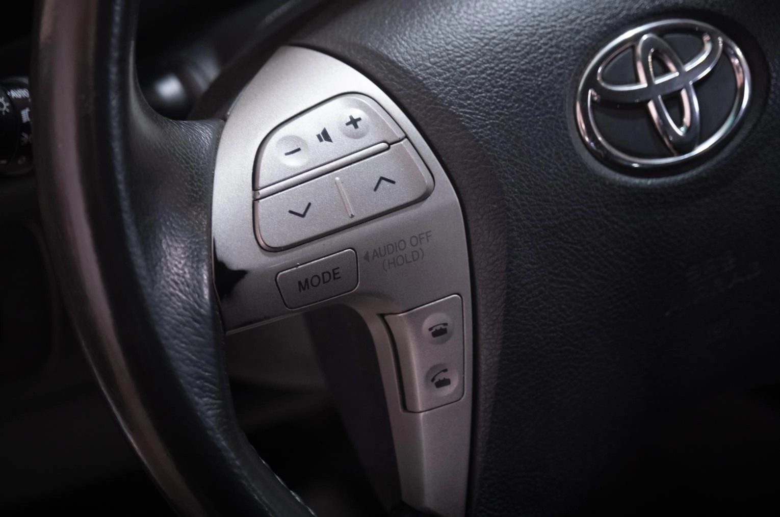 Toyota Camry 14 из 21