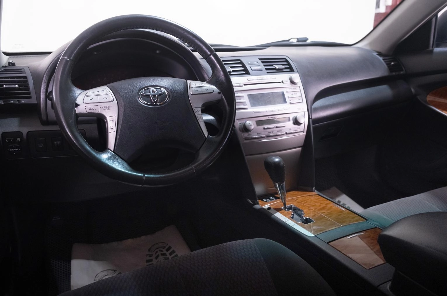 Toyota Camry 8 из 21