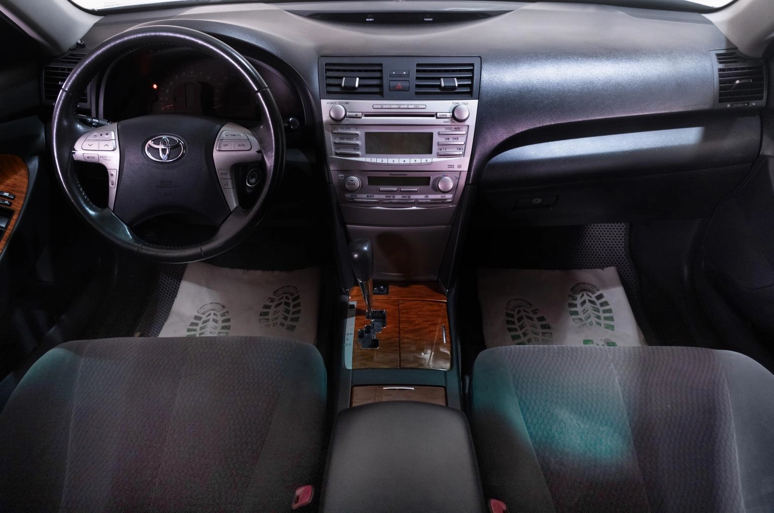 Toyota Camry 9 из 21