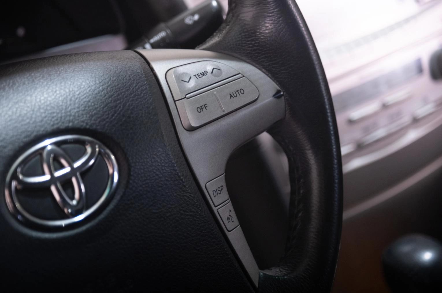 Toyota Camry 15 из 21