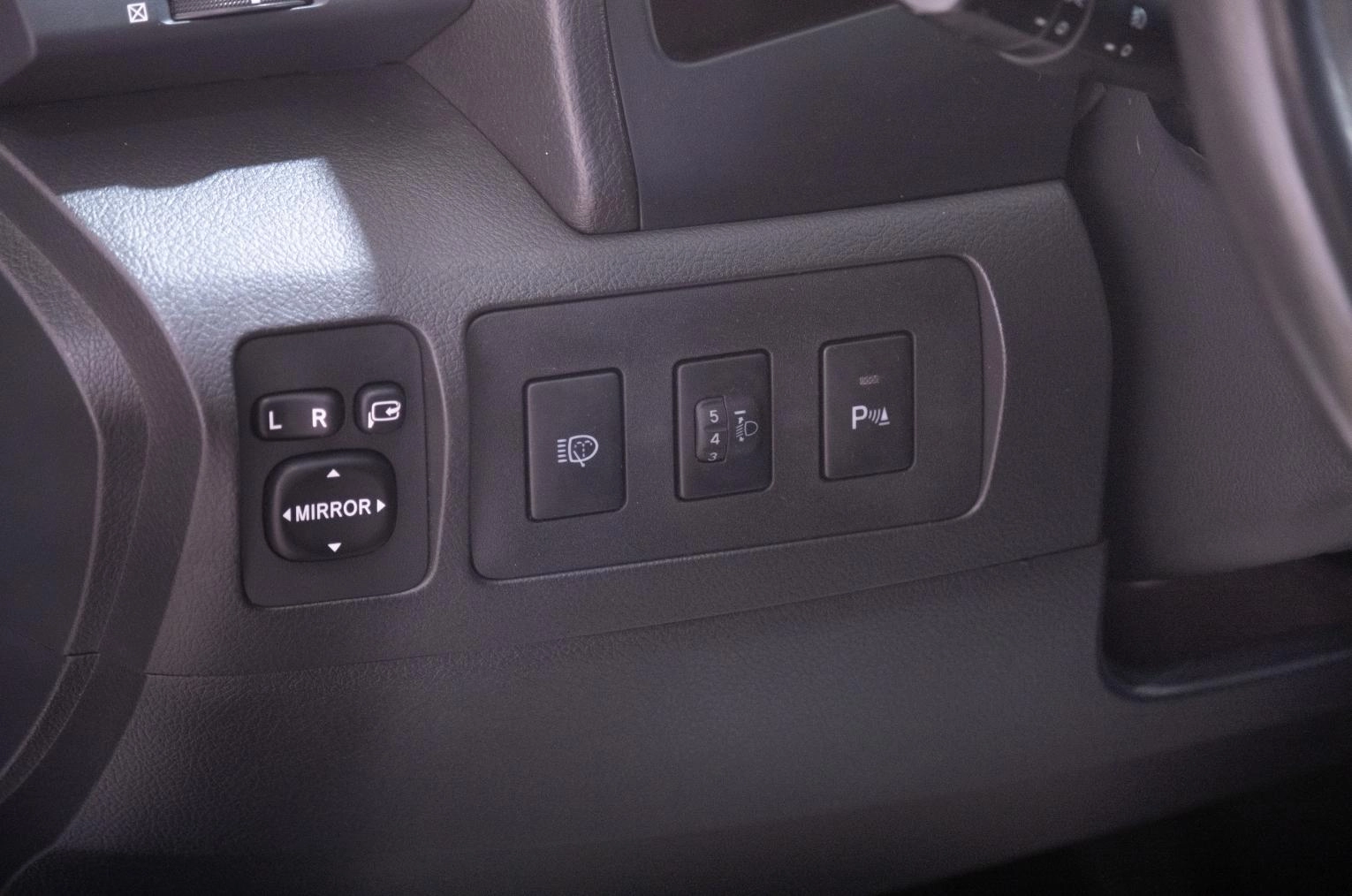 Toyota Camry 12 из 21