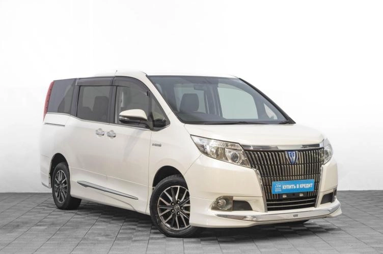 Toyota Esquire 1 из 5