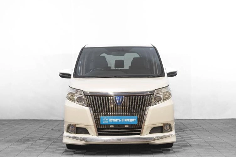 Toyota Esquire 2 из 5