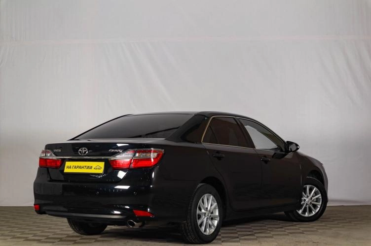 Toyota Camry 4 из 5