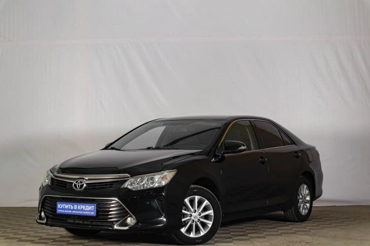 Toyota Camry 3 из 5