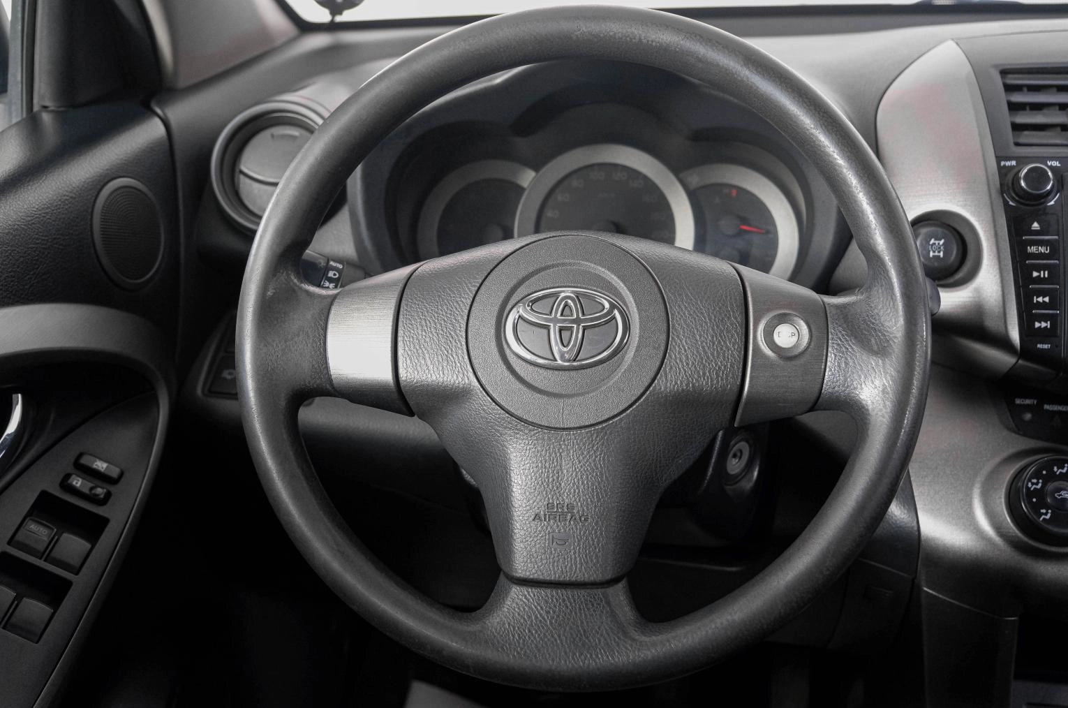 Toyota RAV4 15 из 21