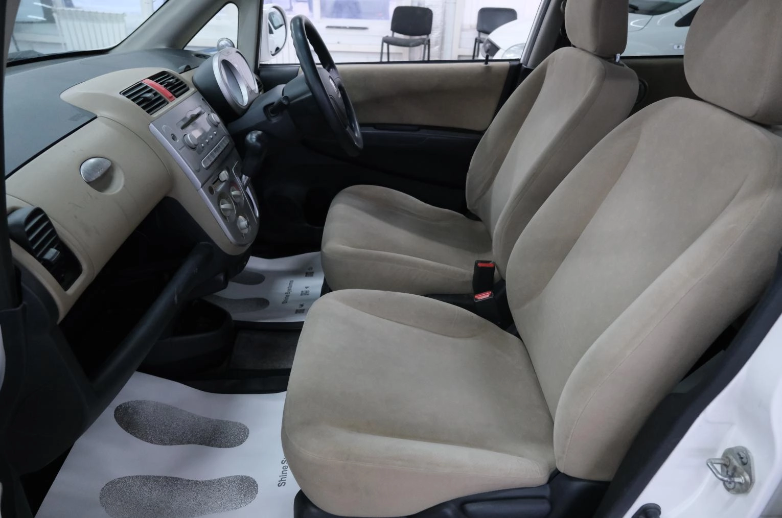 Honda Life 18 из 21