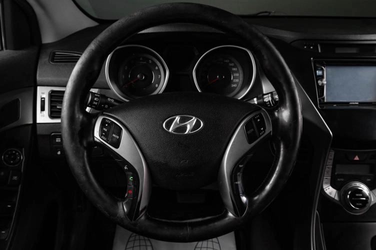 Hyundai Avante 11 из 19