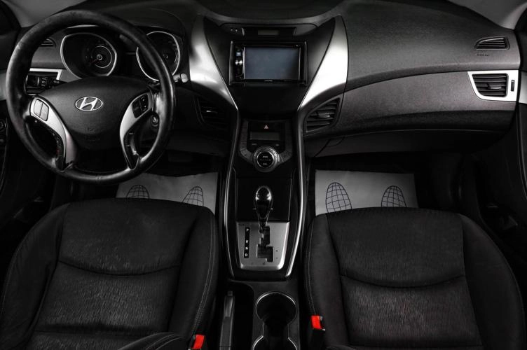 Hyundai Avante 7 из 19