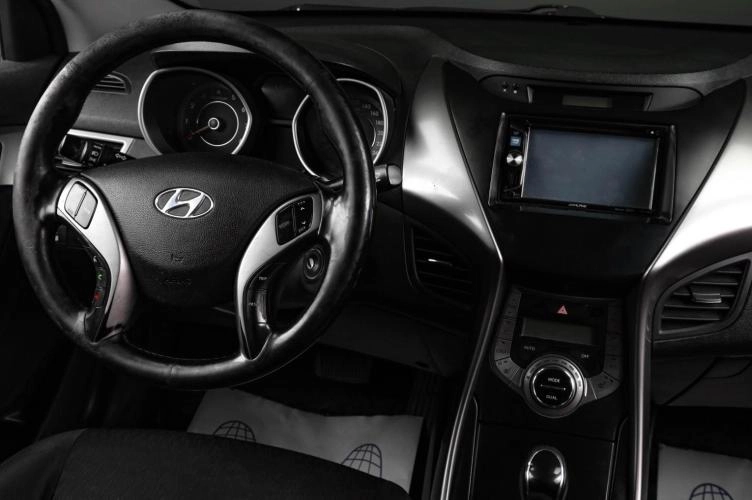 Hyundai Avante 16 из 19