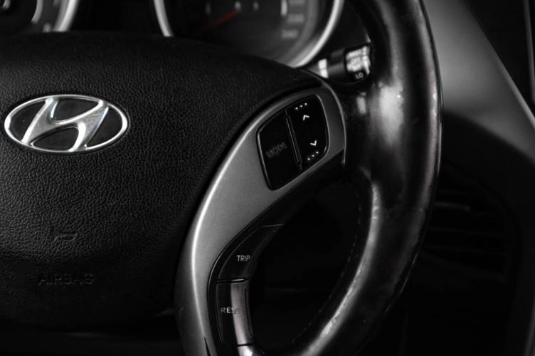 Hyundai Avante 12 из 19