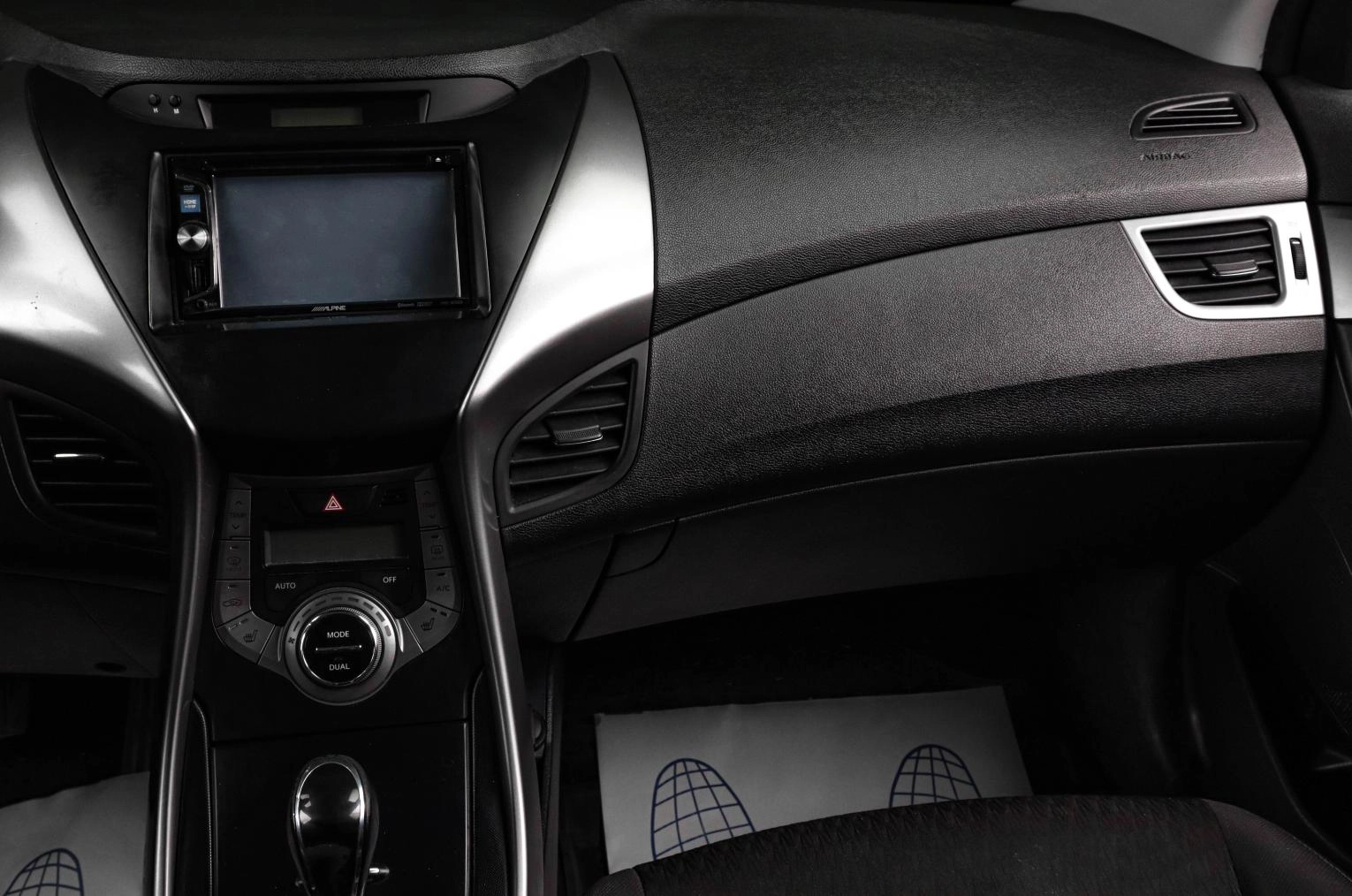 Hyundai Avante 15 из 19