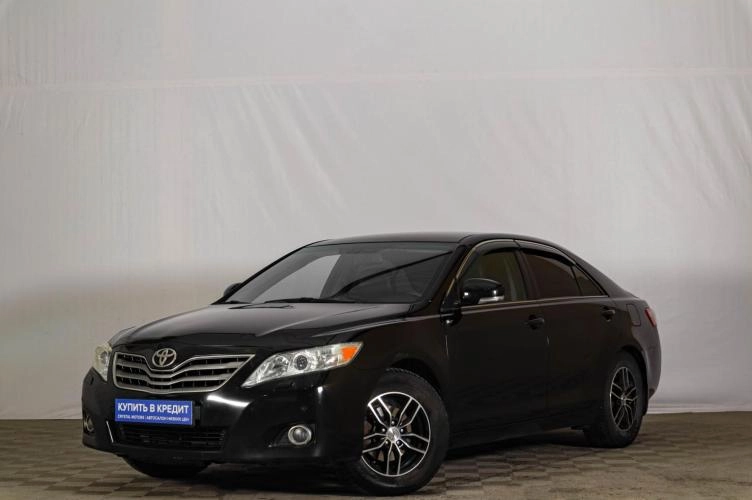 Toyota Camry 3 из 5