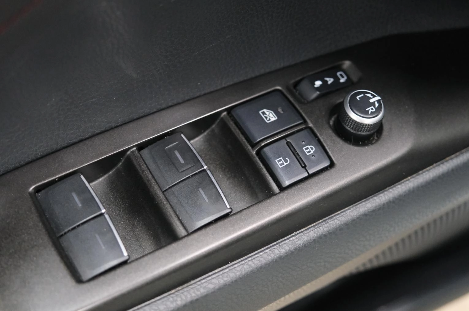 Toyota Camry 8 из 23