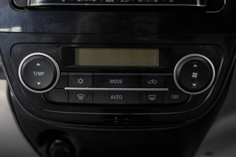 Mitsubishi Mirage 18 из 22