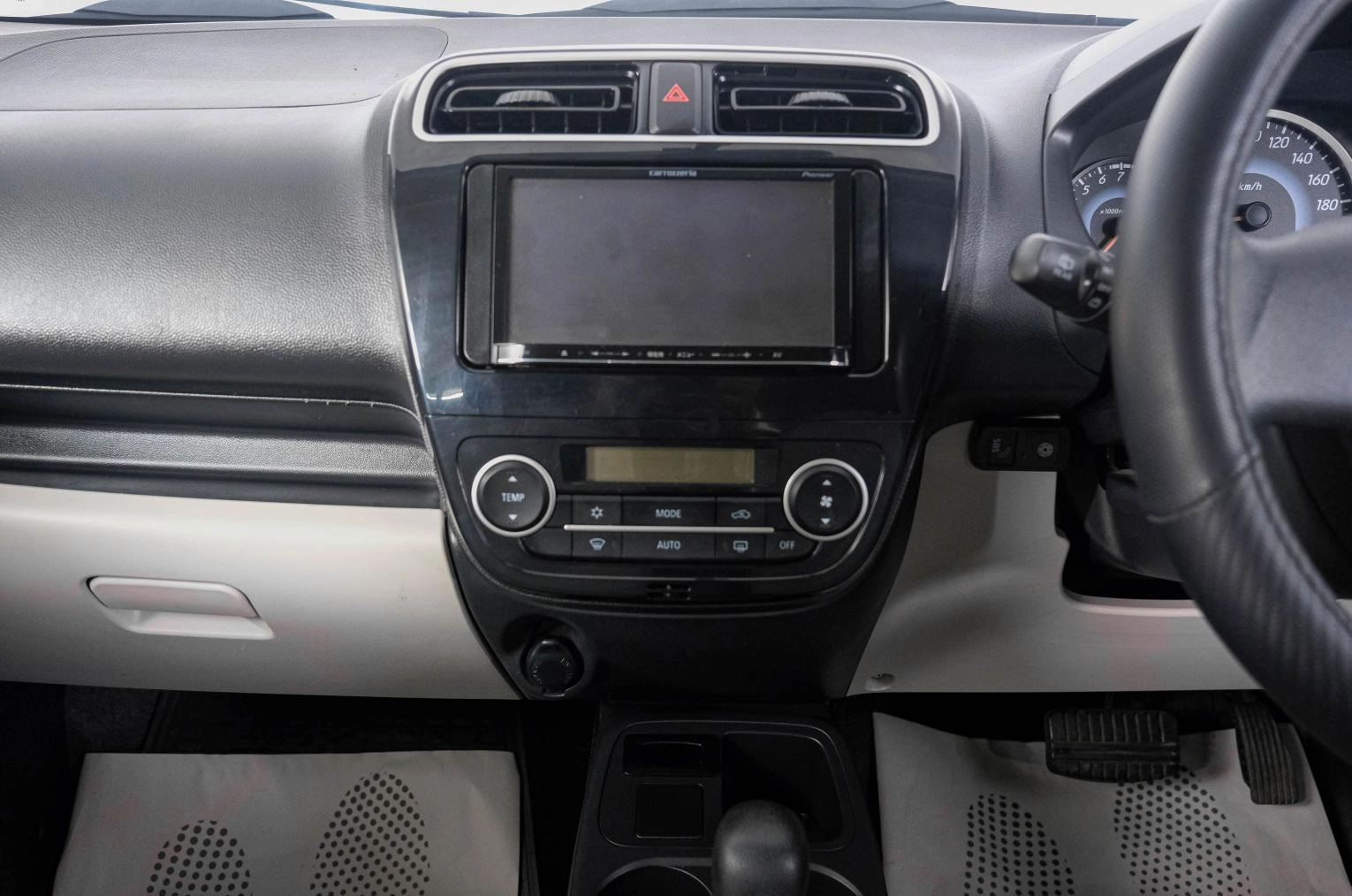 Mitsubishi Mirage 16 из 22