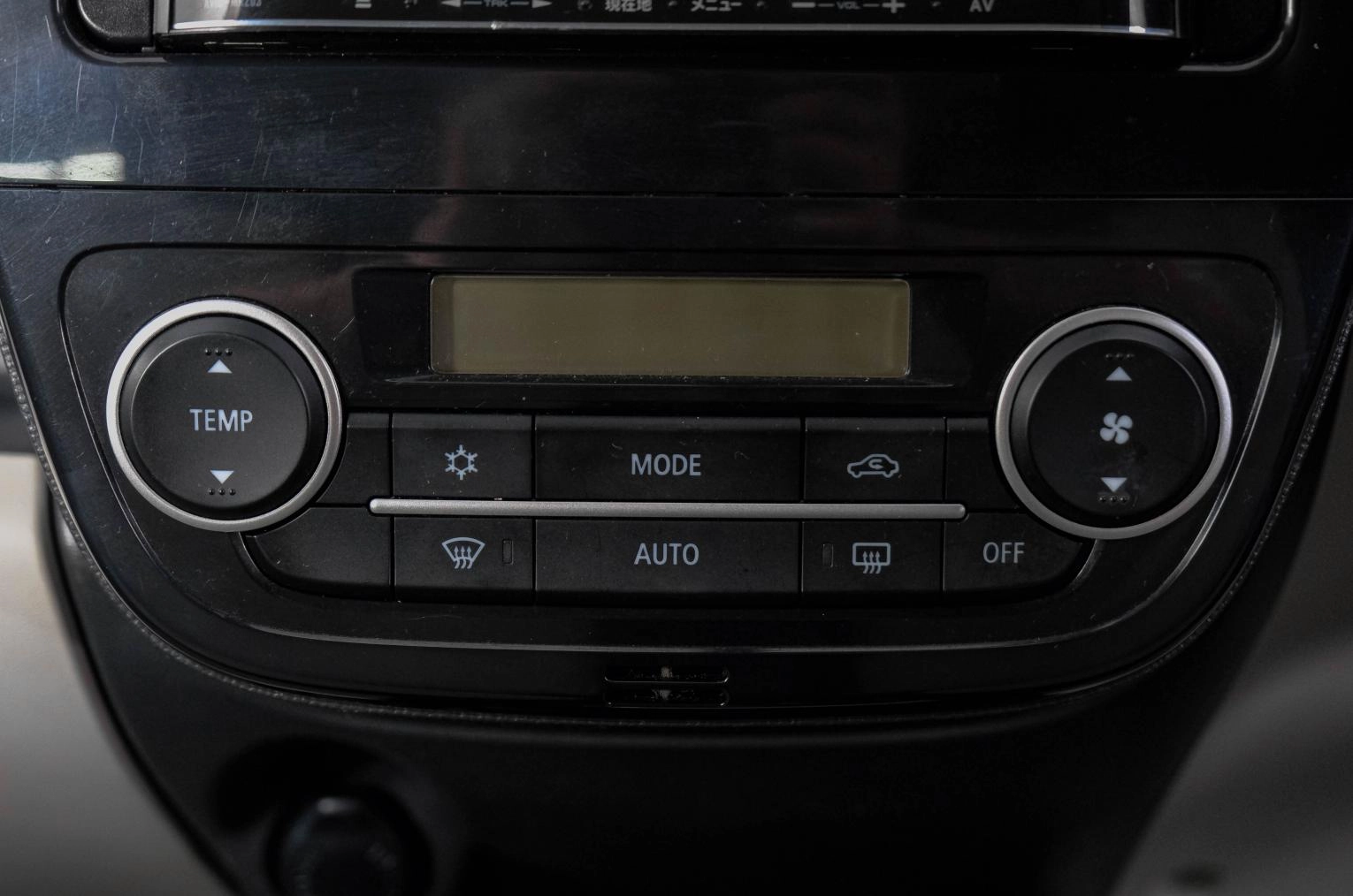 Mitsubishi Mirage 18 из 22