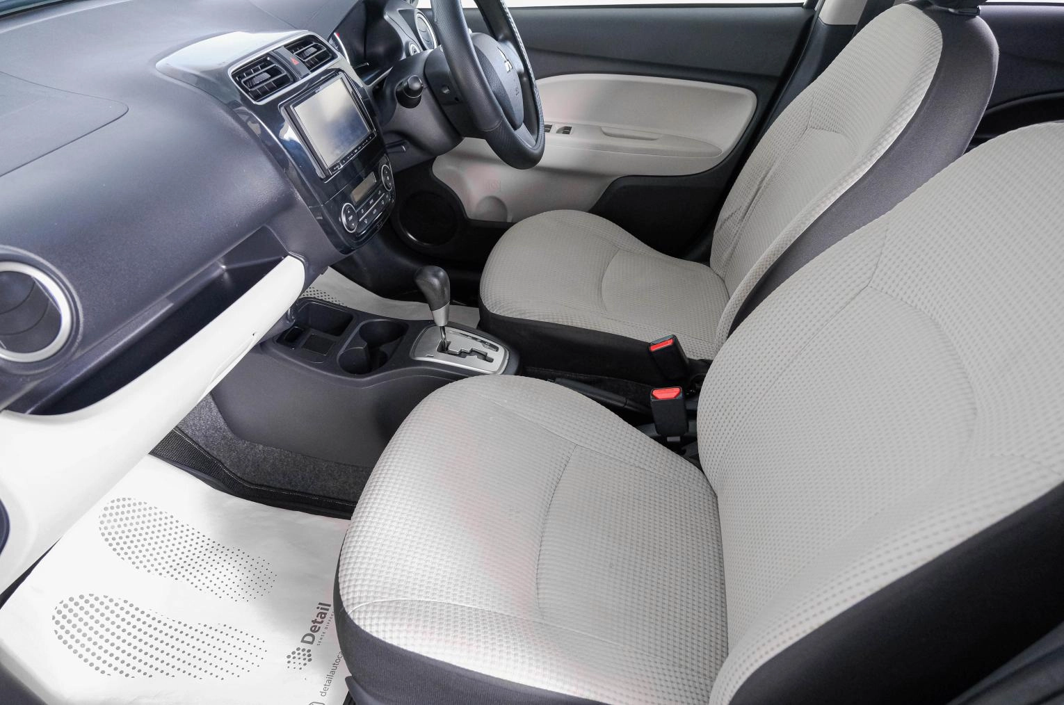 Mitsubishi Mirage 8 из 22