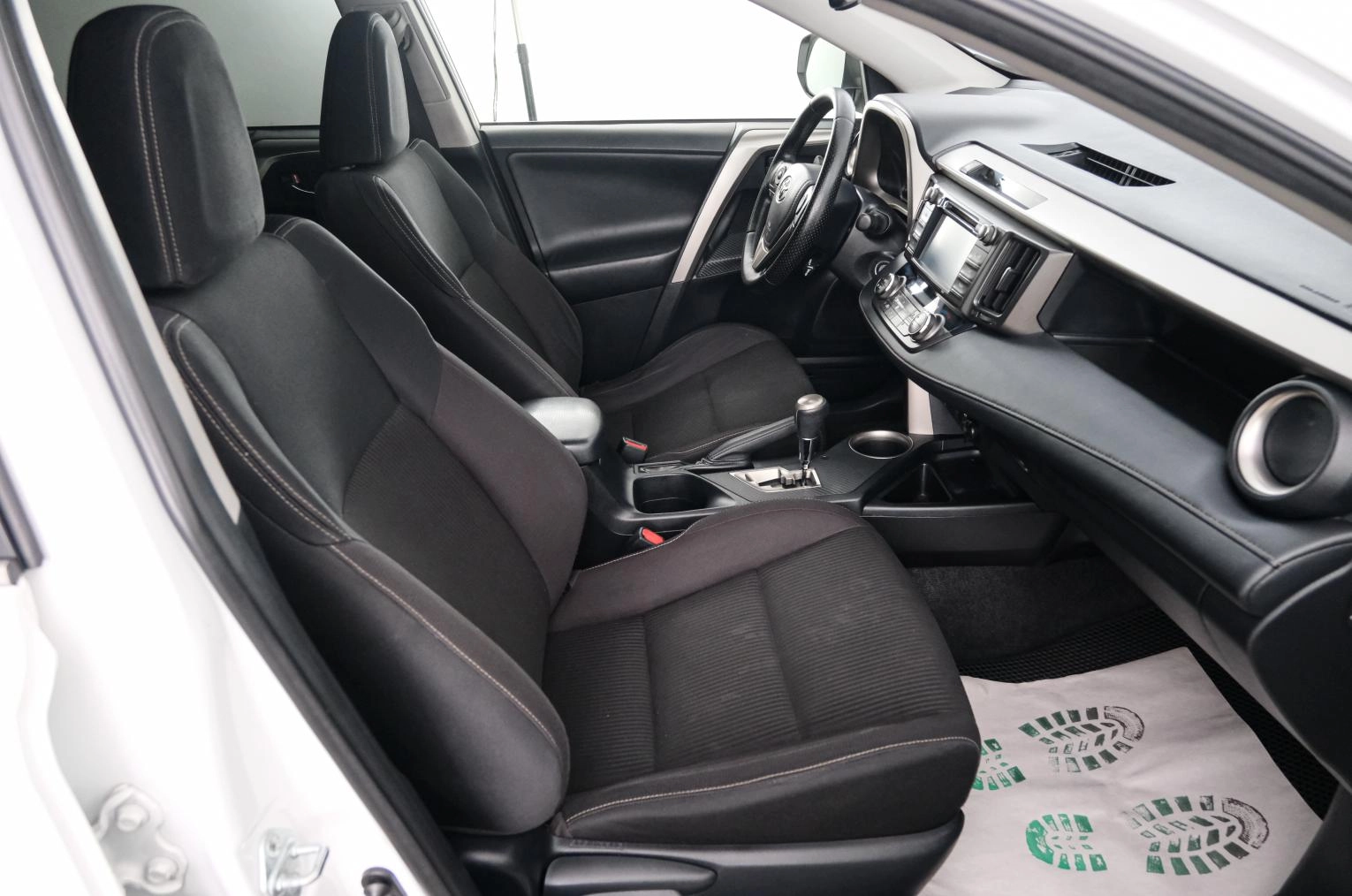 Toyota RAV4 13 из 22